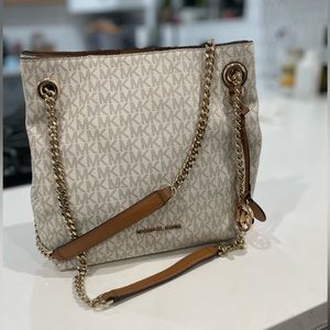 Michael Kors purse